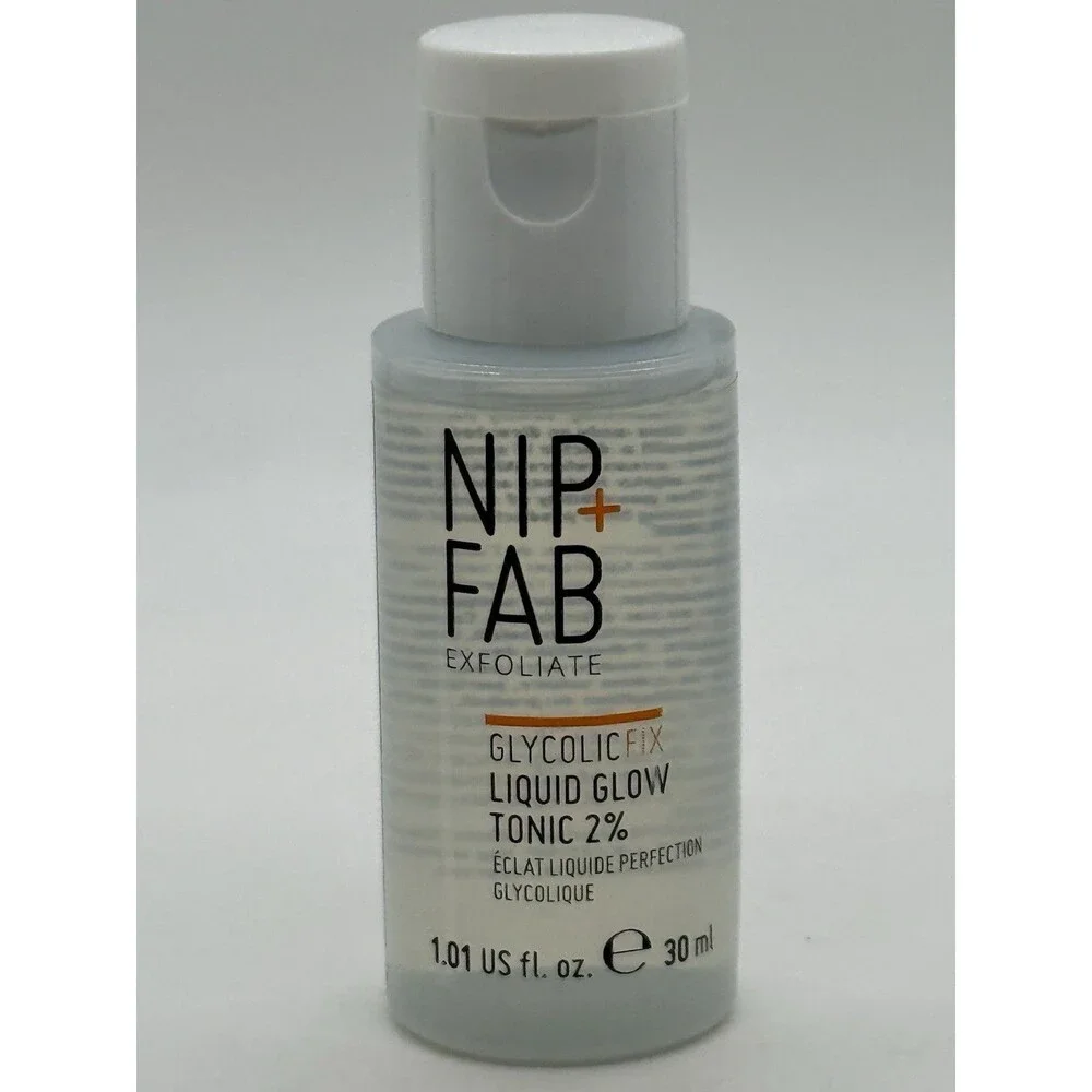 Nip + Fab Exfoliate Glycolic Glow Tonic 2% 1oz, Scrub Fix 0.7oz, Free Vitamin C‎